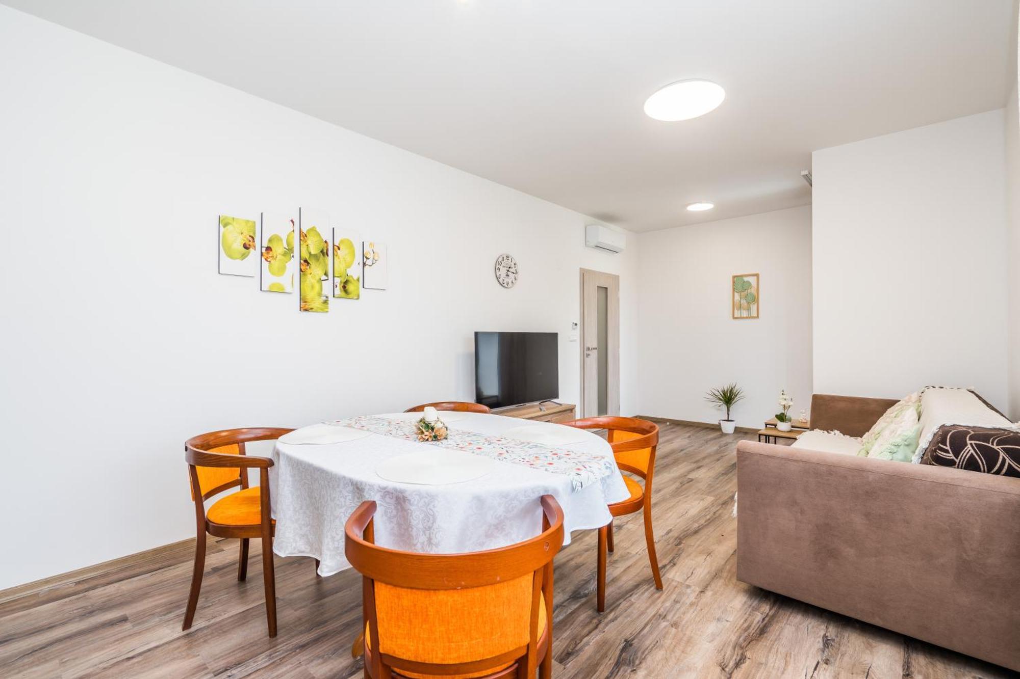 Апартаменты Perla Hradce 103 Градец-Кралове Экстерьер фото